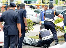 Katanya, tangkapan terhadap suspek dibuat berdasar beberapa bukti yang ditemui di lokasi kejadian dan rakaman kamera. Suspek Utama Kes Tikam Dipercayai Masih Di Terengganu Semasa Mstar