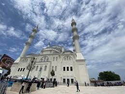 .programı kapsamında, cuma namazını kıldığı uzun mehmet camii'nin açılışını gerçekleştirdi. C9asextulabgkm