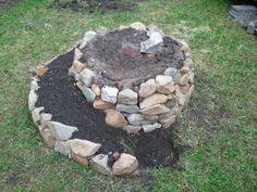 Construction D Une Spirale D Aromatiques Idees Jardin Plantes Aromatiques Jardin Permaculture