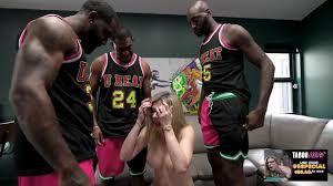 Bữa tiệc sinh nhật tình dục với mấy anh da đen - Sex Hay - HeoVL