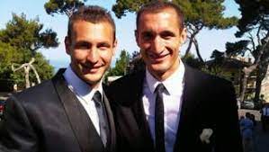 Claudio ha indicato 2 esperienze lavorative sul suo profilo. Fuorigioco Dinastia Chiellini Dai Libri Alla Juve In Famiglia La Regola E Laurea