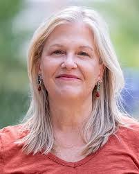 Becky Tippett's Instagram, Twitter & Facebook