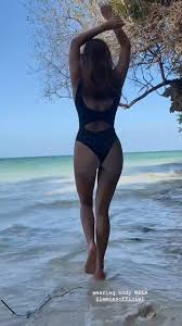 O tym, że gwiazda serialu zawsze warto świetnie tańczy, zdążyliśmy się już przekonać, oglądając jej taneczne popisy w tańcu z gwiazdami. Julia Wieniawa Prezy Posladki W Piasku Piekna Syrena Zdjecia