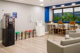 Nova Sede Do Grupo Ultra Galeria Da Arquitetura Espelhos Modernos Banheiro Acessivel Lixos Reciclaveis