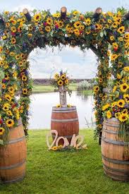 Learn how to make a sunflower bouquet with these simple video tutorials! Sunflower Wedding Theme Arabia Weddings