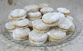Vanilice Biscuits Serbe Une Cuisine Pour Voozenoo En 2020 Biscuiterie Cuisine Serbe Gourmandise
