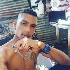 Bonjour a tous je suis un jeune homme de 38 ans célibataire sans enfants de  l'île de la Réunion je suis ici à la recherche d'un relation sérieux avec  une femme sérieuse