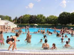 Piscine A Chatel Guyon Horaires Tarifs Avis Telephone Piscine Piscine Publique Piscine Municipale