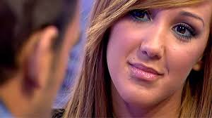 Laura cree que José Luis es un cobarde