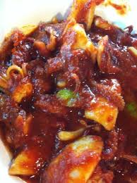 500 g daging kisar, petai, 2 ulas bawang besar, 3 ulas bawang putih, semangkuk cili kisar, 3 sudu sos tiram, gula, garam, sedikit belacan, seinci halia. Sambal Tumis Sotong With Petai Picture Of Aunty Aini S Garden Cafe Nilai Tripadvisor