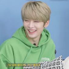 His family consists of his mother, father, and one older sister. 78 Images About Lee Minho Skz On We Heart It See More About Stray Kids Lee Know And Minho