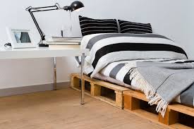 Sofa bett aus paletten selber bauen möbel aus paletten. Mobel Aus Paletten Bett Selber Bauen Statt Betten Kaufen