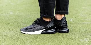 Nike Air Max 270 Flyknit Black/White...