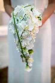 Brautkleid und hochzeitsstrauss ergeben zusammen ein harmonisches bild. 54 Brautstrauss Wasserfall Ideen Brautstrauss Brautstrausse Hochzeit Strauss