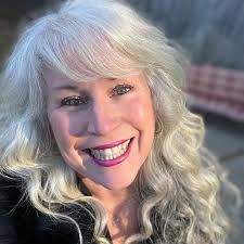 What fantasy book series are similar to Twilight and Rebecca Yarros' books?