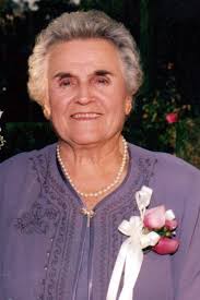 Cari Rowland's Instagram, Twitter & Facebook