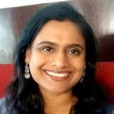 Meredith Roach's Instagram, Twitter & Facebook