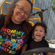 Married couples paying each other back for coffee