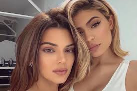 She is the daughter of kris jenner and caitlyn jenner, and ros. Kylie Jenner And Kendall Jenner Share A Look At Their Kylie Cosmetics Makeup Collection Girlfriend