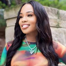 Mysti Williams's Instagram, Twitter & Facebook