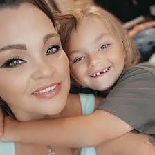 Kathy Mobbs's Instagram, Twitter & Facebook