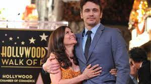 Dedicated to the fascinating james edward franco. Walk Of Fame In Hollywood James Franco Kommt Mit Seiner Mama Panorama Stuttgarter Nachrichten