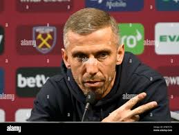 West ham united and gary oneil hi-res stock photography and images