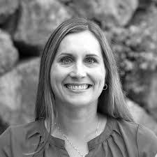 Lisa Eagle's Instagram, Twitter & Facebook