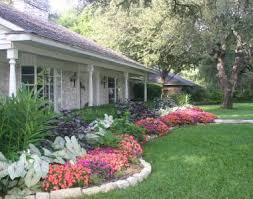 Landscape Renovation The Lowdown On Landscape Renovation Ranch House Landscaping Landscape Ideas Front Yard Ranch Home Landscaping