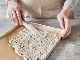 Knackebrot Einfach Selber Machen Die Besten Backrezepte Mit Gelinggarantie Rezept Knackebrot Selber Machen Backrezepte Gesunde Musliriegel Selber Machen