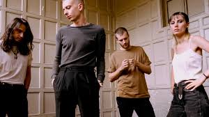 Wolf alice est un groupe de rock alternatif britannique, originaire du nord de londres, en angleterre. Wolf Alice You Re Labeled A Hypocrite When You Re Opinionated