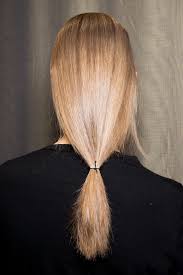 Seit jahrtausenden werden blumen von frauen auf der ganzen welt benutzt. 10 Schnelle Frisuren In Unter 60 Sekunden