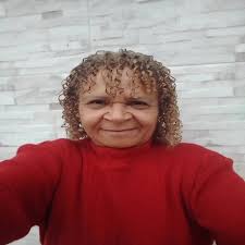 Aí meu Jesus, não aguentei e chorei, tanto garoto novo se perdendo nas  drogas, assaltando gente indefesa, minha filha mesmo ,roubaram o celular  dela,tanto suor pra comprar, e esse rapaz com uma