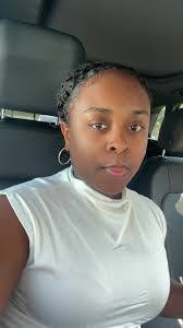 Renee Comer's Instagram, Twitter & Facebook