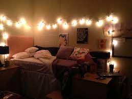 Just Moved Into My Dorm Last Night Dorm Diy Crafts College Lights Coral Pretty Bedroom Decoracao Pra Quarto Decoracao De Quarto Decoracao