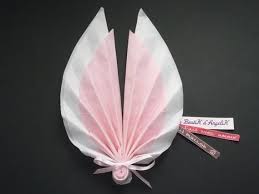 elegantes set aus papierblumen ideal fur die dekoration ihres kinderzimmers pliageserviettepapier redflag creative napkins napkin folding diy table decor