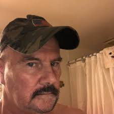 👤 (1) Sent you a friend request 📍 (2) Michelle is 1.13 miles from you  Online