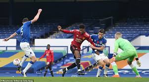 It's manchester united vs everton football club! Everton 1 3 Manchester United Bruno Fernandes Scores Superb Double For Ole Gunnar Solskjaer S Men Daily Mail Online