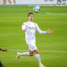 His potential is 87 and his position is cm. Nach Fc Bayern Auch Bvb Heiss Auf Florian Neuhaus Von Gladbach