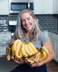 Today I Hope Something Makes You As Happy As Bananas Make Me Banana Love Is Still Going Strong Vegan Plant Vegan Nutritionist Nutrition Coach Banana