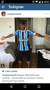 'gremio threw title game' by susy campanale | feb 20, 2018 14:45 juventus winger douglas costa reveals his gremio team threw a game, otherwise our fans might've killed us. Douglas Costa Do Shakhtar Postou Uma Foto Com Camisa Do Gremio E Sofreu Alguns Comentarios Racistas