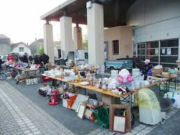 Vous vous abonnez à la chaine si vous avez envie, c'est pareil pour le partage, le commentaire et le pouce. Brocante Saint Denis De Pile Vide Grenier Saint Denis De Pile 33910 Alentoor