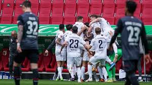 Theatre mode (alt+t) fullscreen (f) stream chat. Bundesliga Paris Saint Germain Vs Augsburg Confirmed Line Ups Match Stats And Live Blog