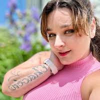 I'm here to make your days better 💋💋💋