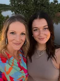 Renisha Thomas's Instagram, Twitter & Facebook