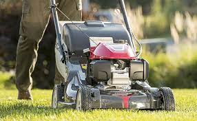 According to historians, the very first lawn mower was invented by an english gentleman by the name of edwin beard budding. Hd Wallpaper Honda Lawn Mower Repair Grass Plant One Person Low Section Wallpaper Flare