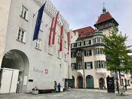 With a population of about 18,400, it is the second largest tyrolean town after the state capital innsbruck. Altstadt Kufstein Rathaus Stadtplatz Romerhofgasse