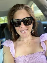 Morning munching with Wilson! 😋🐛 . . . #animals #armadillo #cuteanimals  #cute #animal