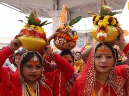 Ramlala Pran Pratishtha: रामलला की प्राण प्रतिष्ठा की तैयारी में जुटे  अयोध्यावासी, अनुष्ठान के दूसरे दिन महिलाओं ने निकाली 'कलश जल यात्रा'