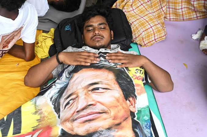 Sonam Wangchuk ends 26-day hunger strike after meeting union ministers; 'Cockroach' protesters vow to press on as Ladakh leader says 'woken from sleep'